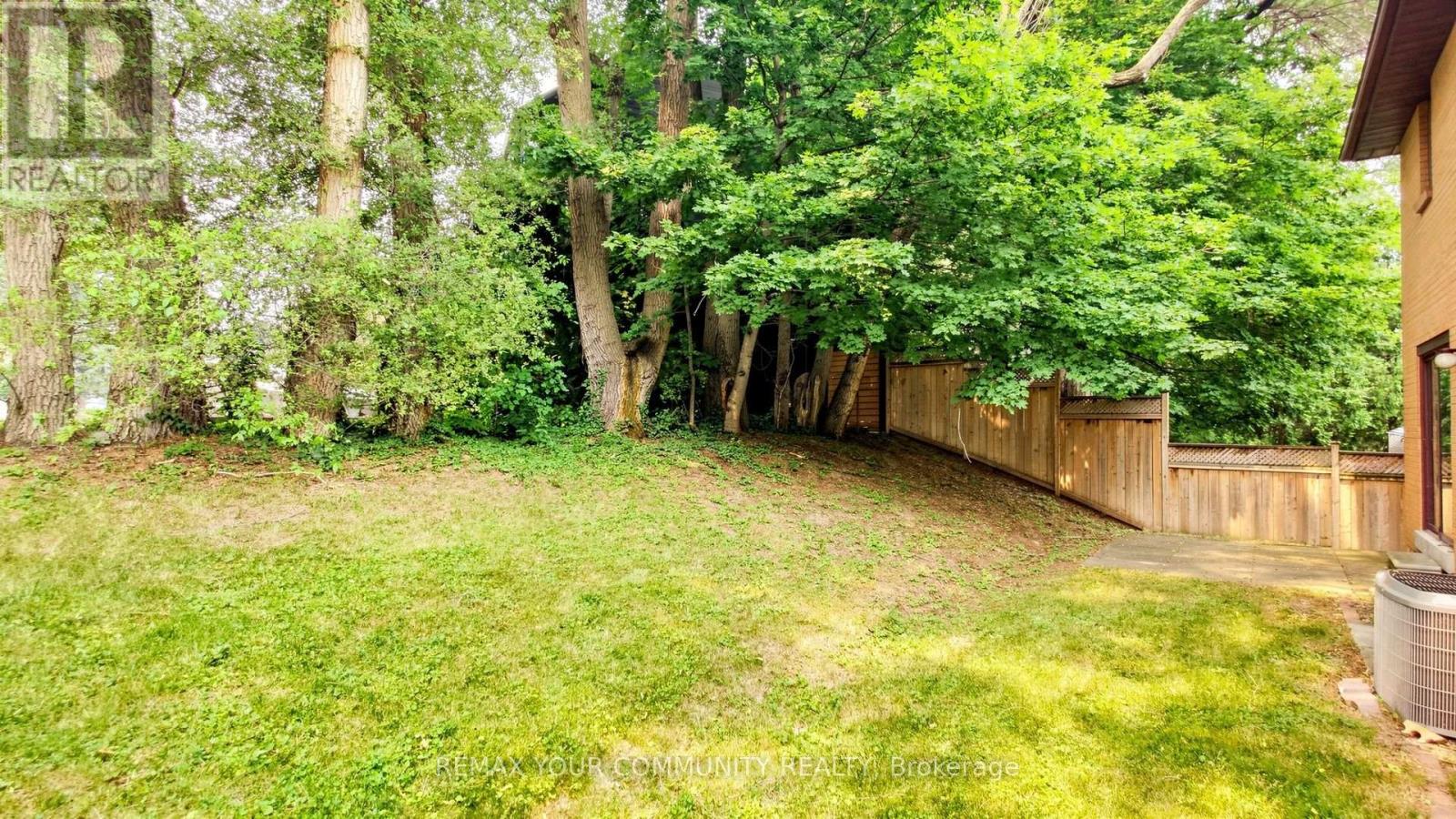 2 Trimontium Crescent, Toronto, Ontario  M4C 5N7 - Photo 48 - E13868744