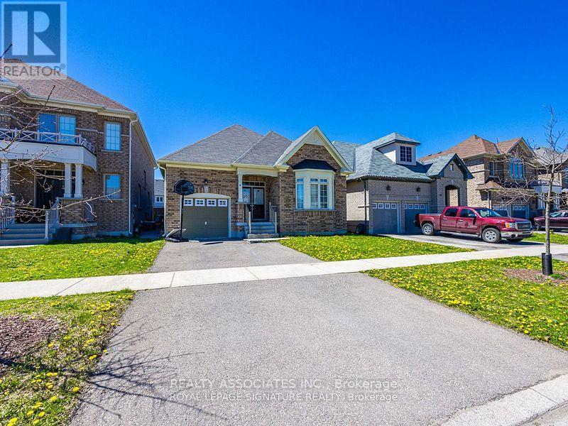 64 Pedwell Street, Clarington, Ontario  L1B 0E1 - Photo 2 - E13868884