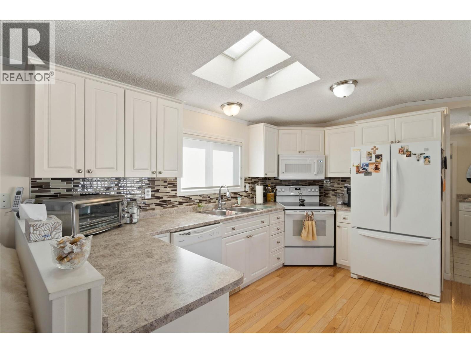 7545 Dallas Drive Unit# 54, Kamloops, British Columbia  V2C 6X8 - Photo 11 - 10402807