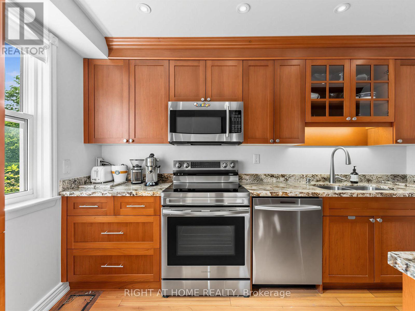 1984 John Street, Markham, Ontario  L3T 1Z1 - Photo 3 - N13868800