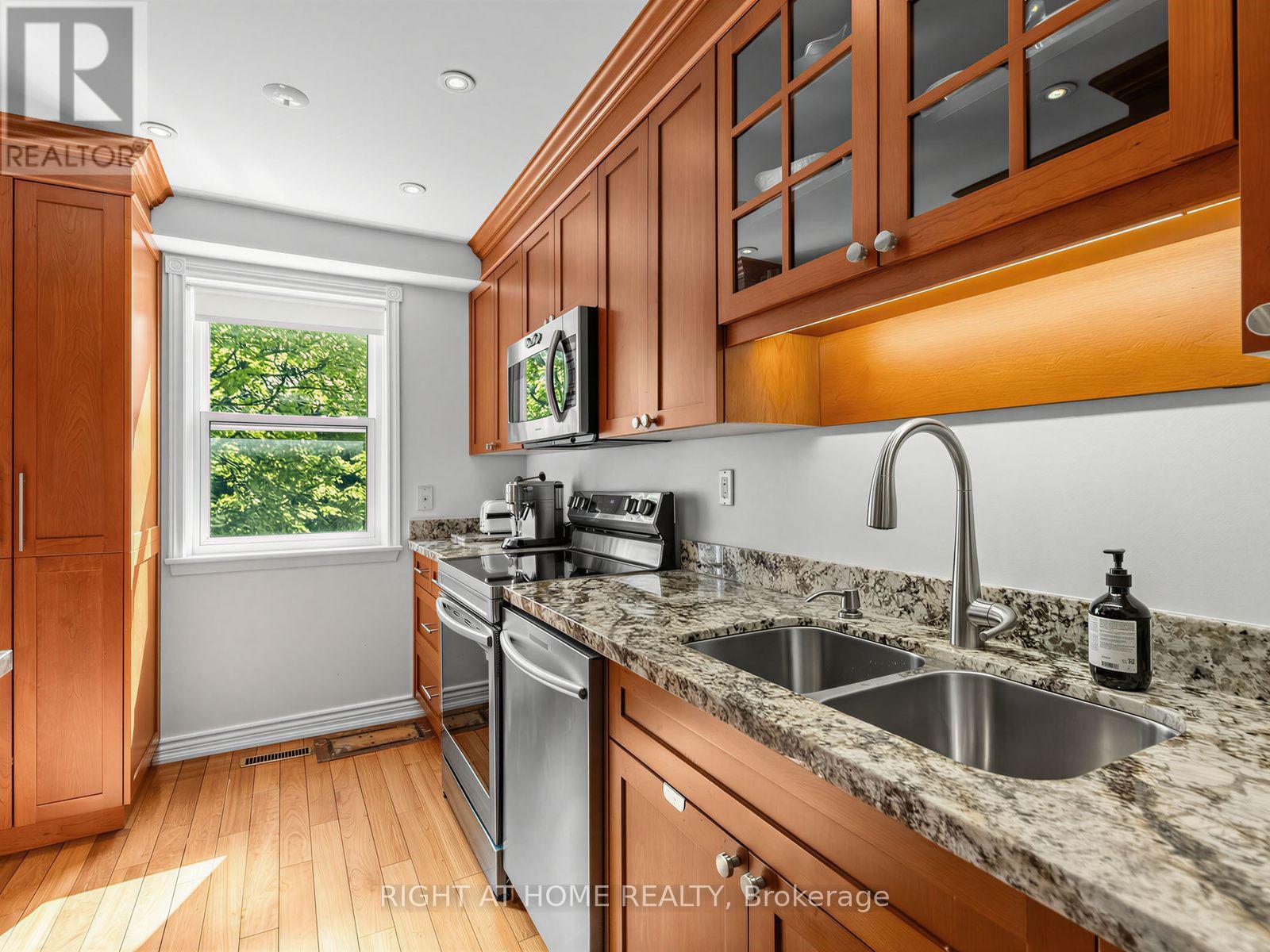 1984 John Street, Markham, Ontario  L3T 1Z1 - Photo 4 - N13868800