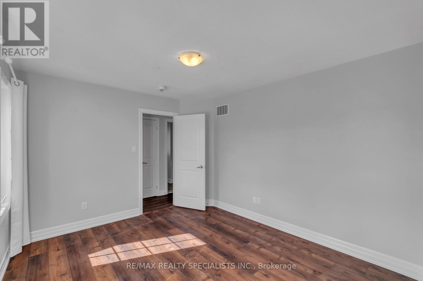 12 Greco Avenue, Georgina, Ontario  L4P 0G8 - Photo 20 - N13868866