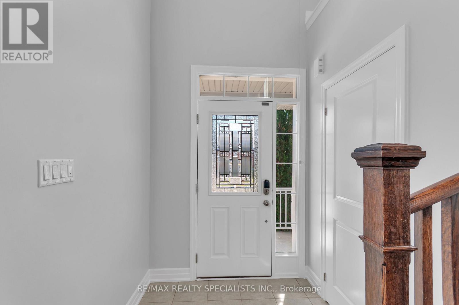 12 Greco Avenue, Georgina, Ontario  L4P 0G8 - Photo 6 - N13868866