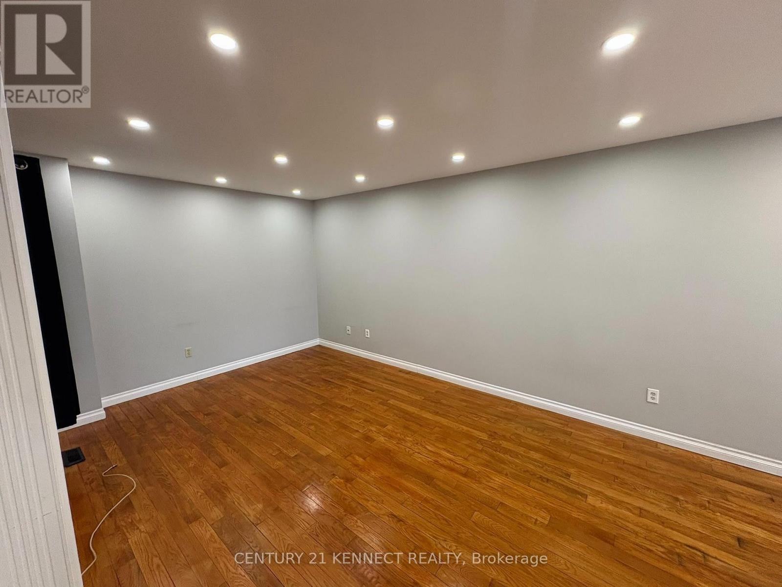 68 Larksmere Court, Markham (Milliken Mills West), Ontario  L3R 3R1 - Photo 3 - N13868906