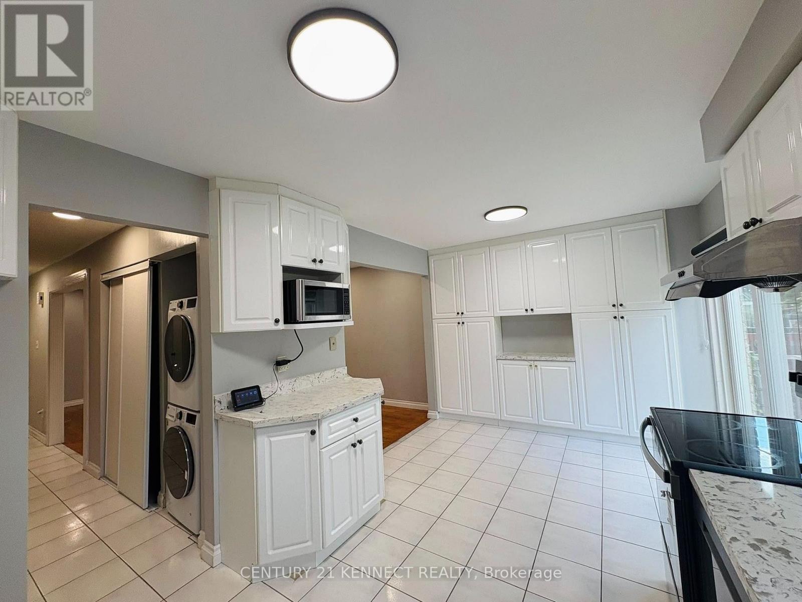 68 Larksmere Court, Markham (Milliken Mills West), Ontario  L3R 3R1 - Photo 5 - N13868906