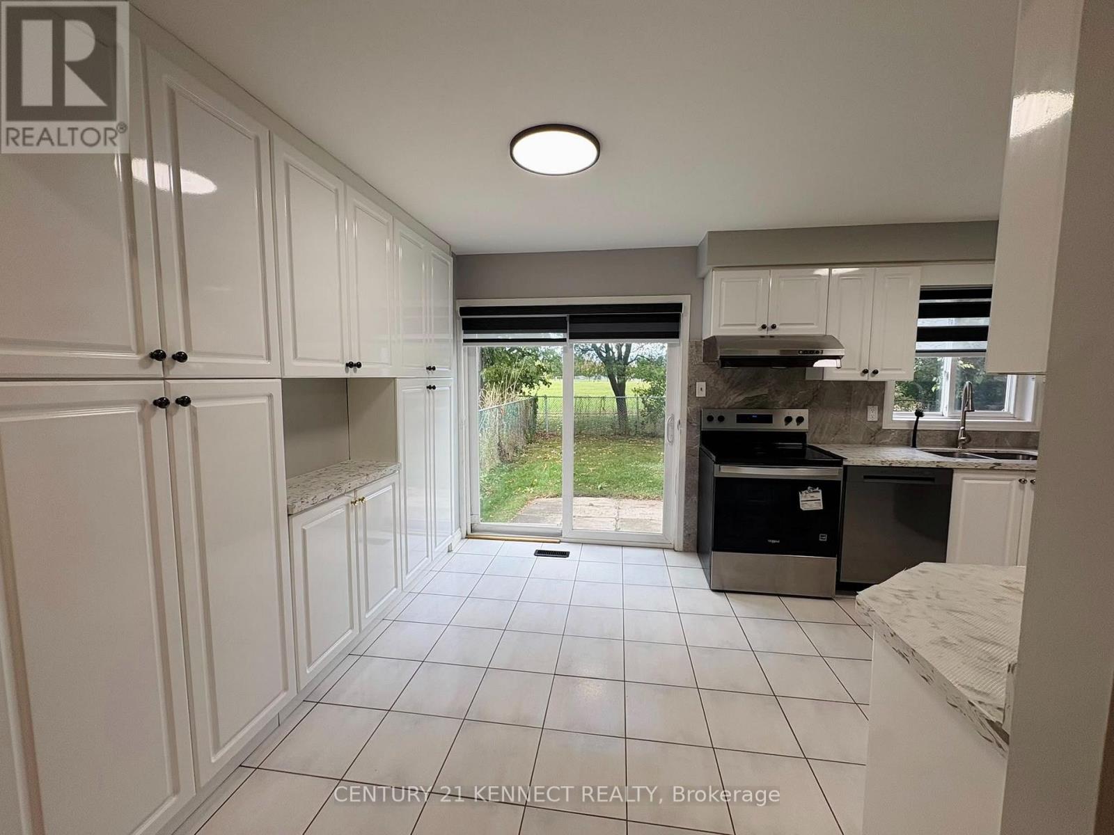68 Larksmere Court, Markham (Milliken Mills West), Ontario  L3R 3R1 - Photo 6 - N13868906