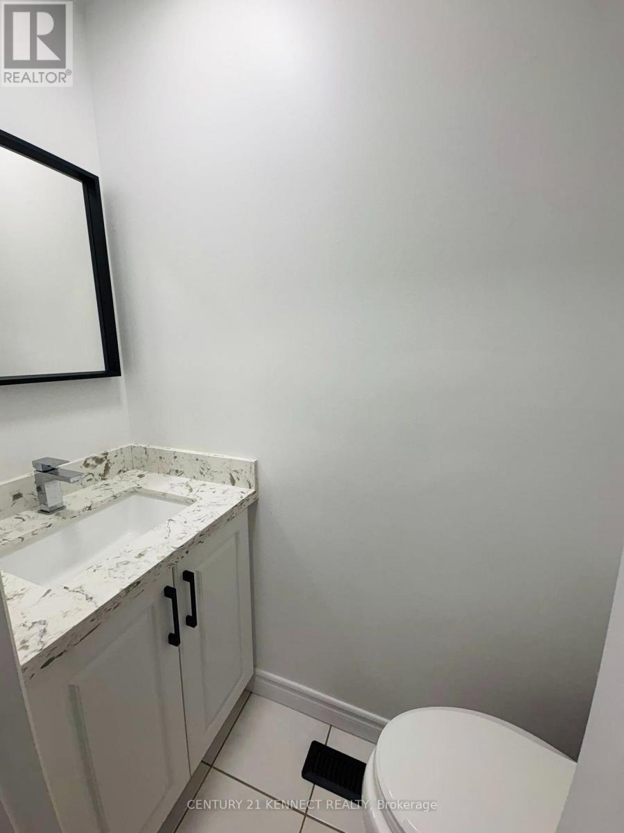 68 Larksmere Court, Markham (Milliken Mills West), Ontario  L3R 3R1 - Photo 7 - N13868906