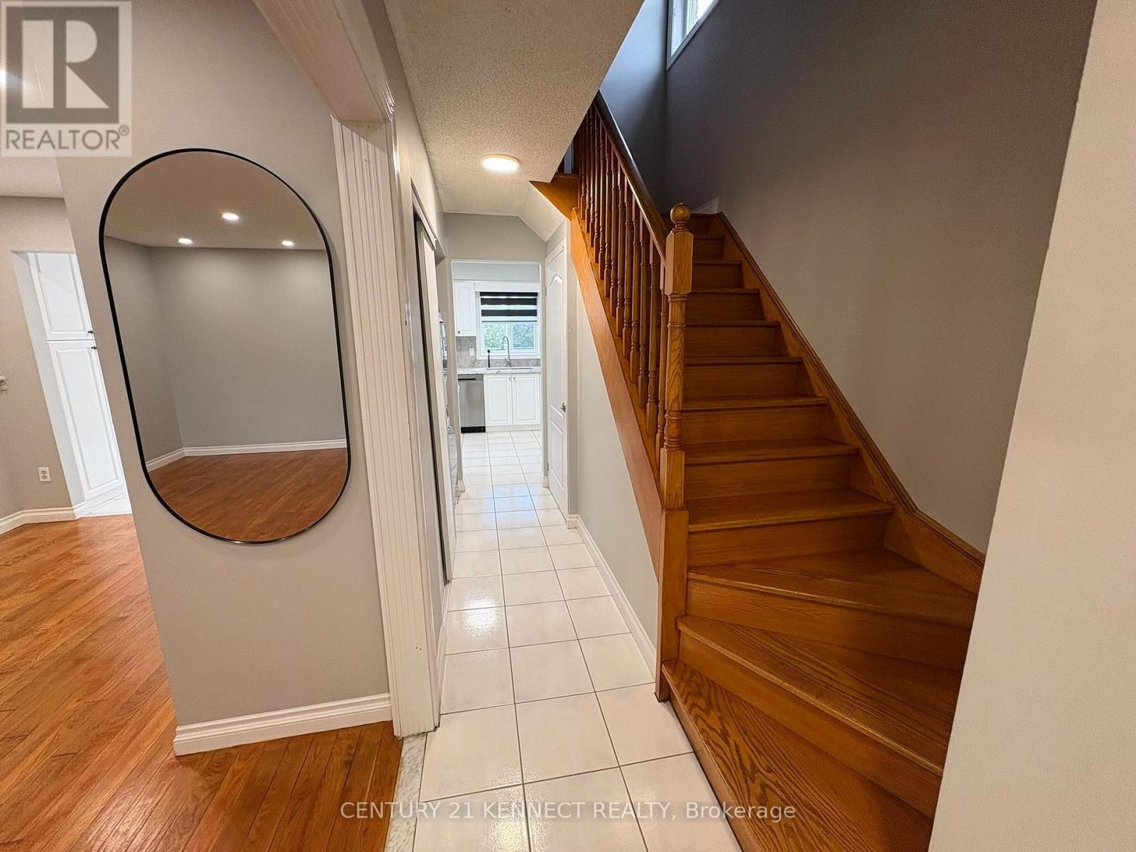 68 Larksmere Court, Markham (Milliken Mills West), Ontario  L3R 3R1 - Photo 8 - N13868906