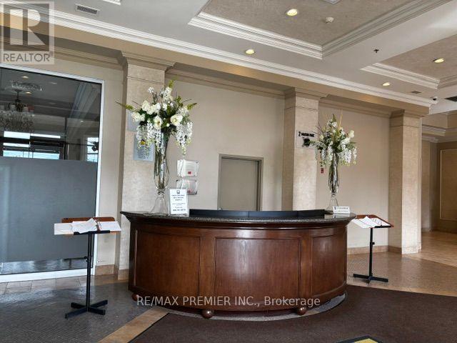 712 - 2 Maison Parc Court, Vaughan, Ontario  L4J 9K4 - Photo 2 - N13868934