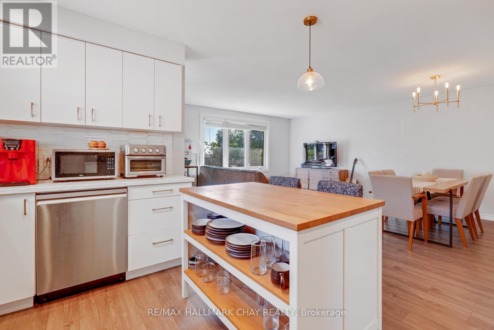 Upper - 11 Daphne Crescent, Barrie (Cundles East), Ontario  L4M 2Y7 - Photo 13 - S13868852