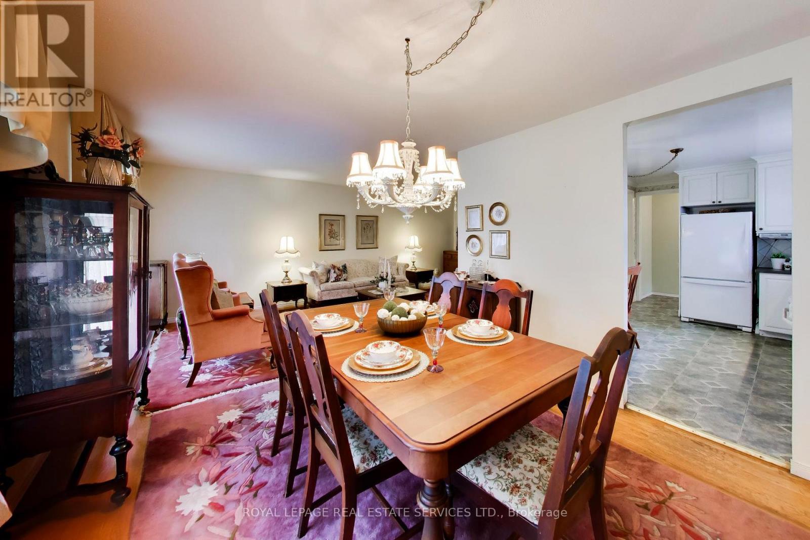 24 Elmvale Crescent, Toronto, Ontario  M9V 2B9 - Photo 6 - W13868712