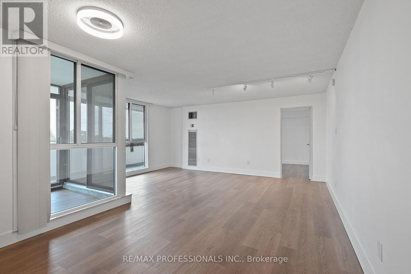 510 - 1320 Mississauga Valley Boulevard, Mississauga, Ontario  L5A 3S9 - Photo 5 - W13868786