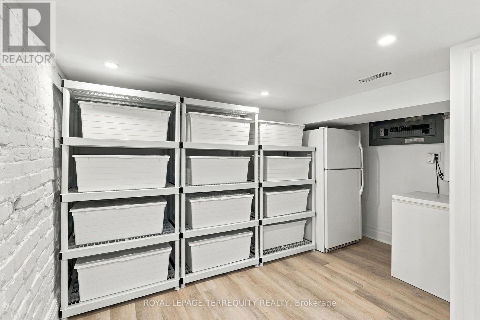 112 Maria Street, Toronto, Ontario  M6P 1W4 - Photo 25 - W13868834
