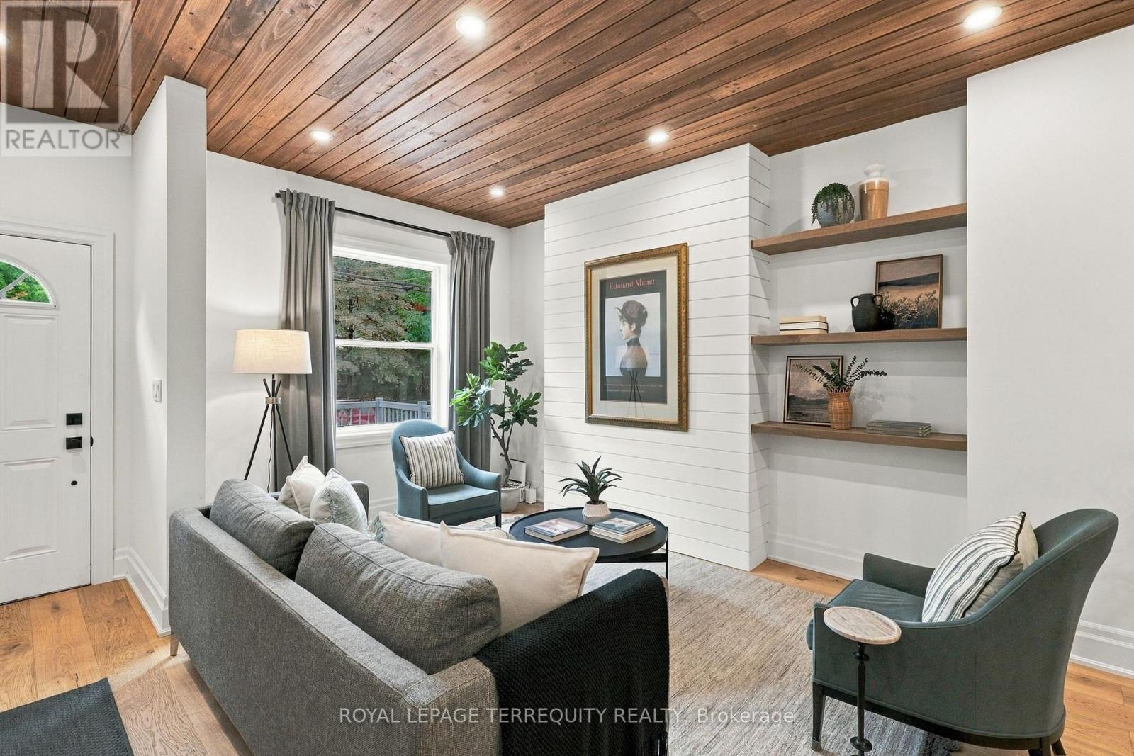112 Maria Street, Toronto, Ontario  M6P 1W4 - Photo 6 - W13868834