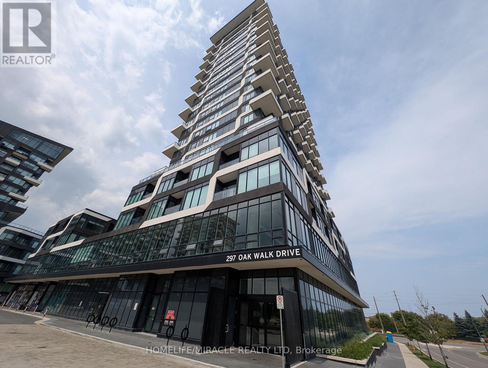 310 - 297 Oak Walk Drive, Oakville, Ontario  L6H 6Z3 - Photo 2 - W13868910