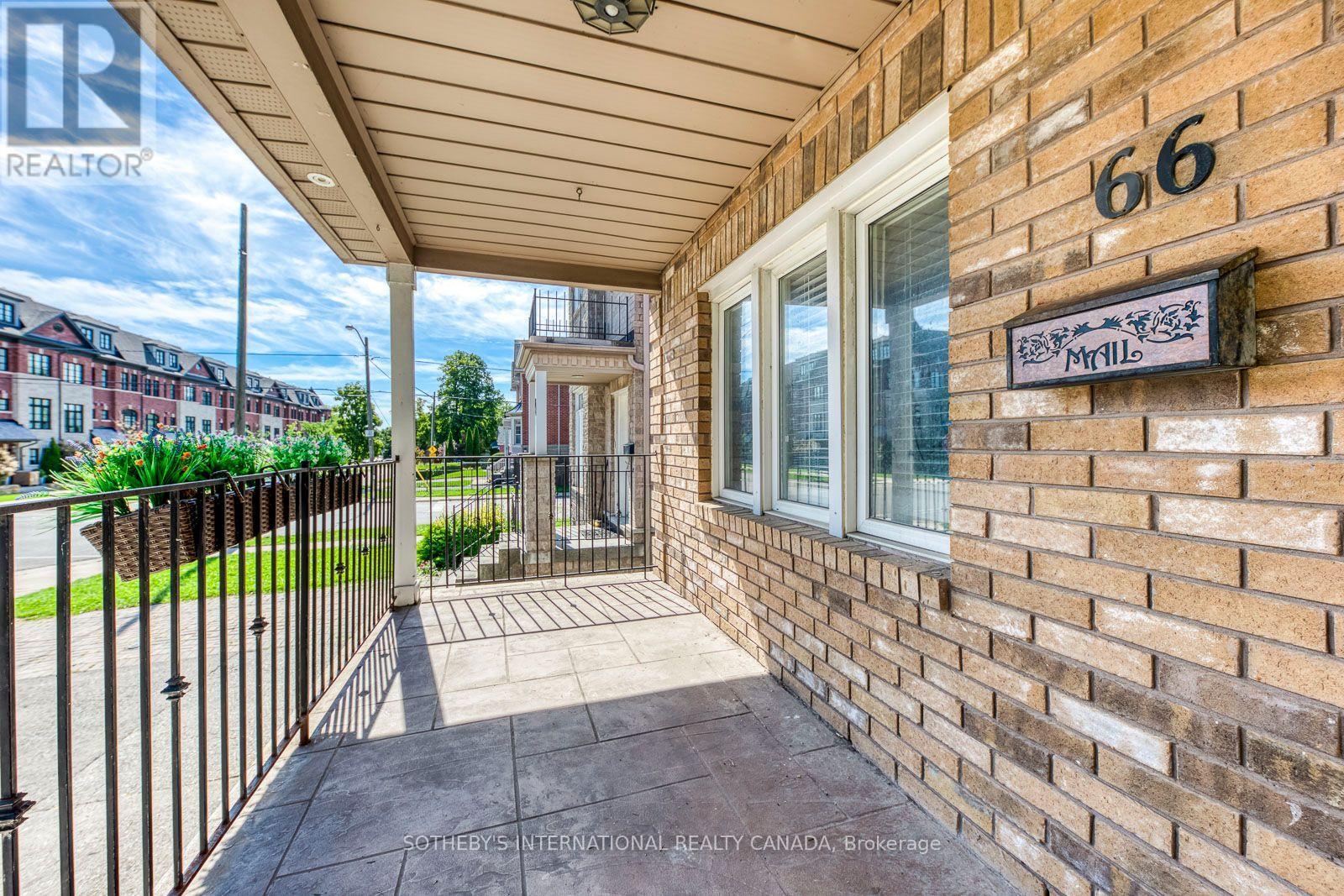 66 Twenty Ninth Street, Toronto, Ontario  M8W 3B2 - Photo 4 - W13868930