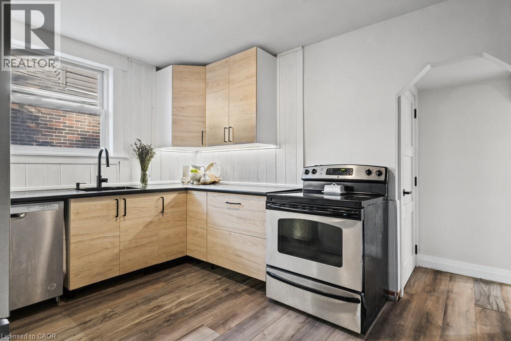 202 Huxley Avenue S, Hamilton, Ontario  L8K 2R3 - Photo 16 - 40869322