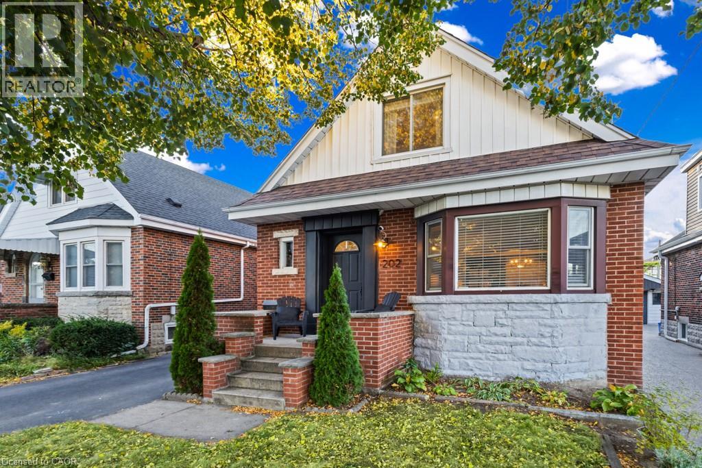 202 Huxley Avenue S, Hamilton, Ontario  L8K 2R3 - Photo 5 - 40869322