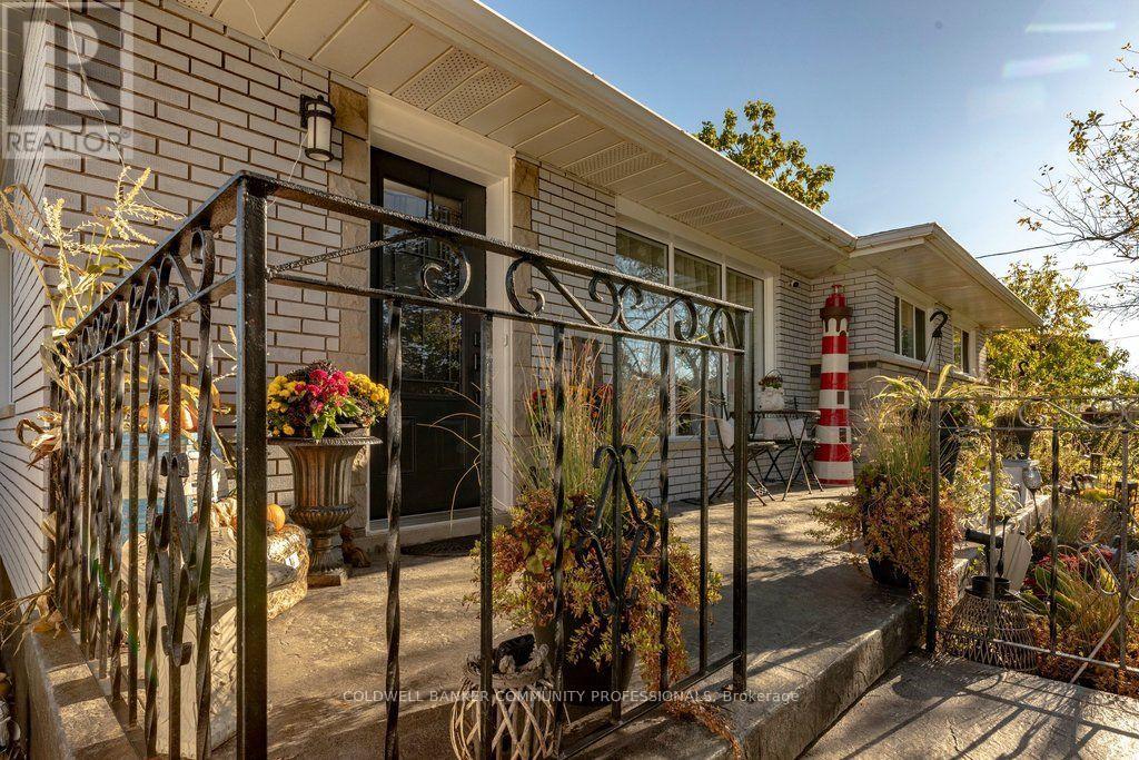 919 Ridge Road, Hamilton, Ontario  L8J 2Y4 - Photo 4 - X13868684