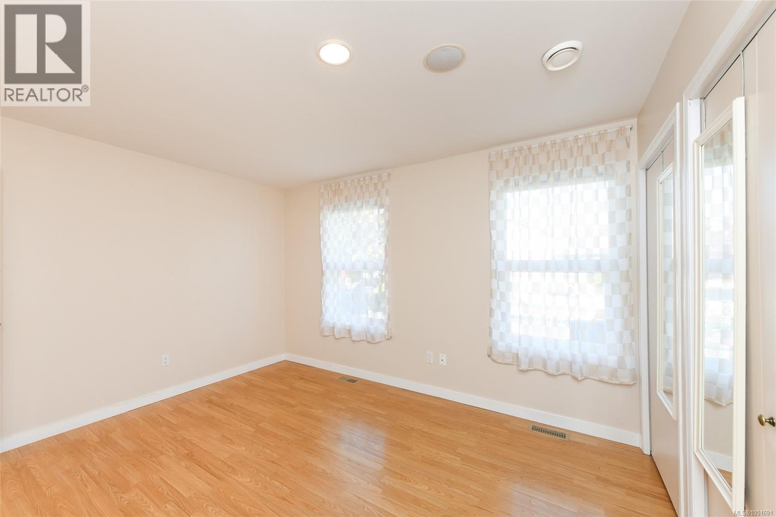 2849 Penrith Ave