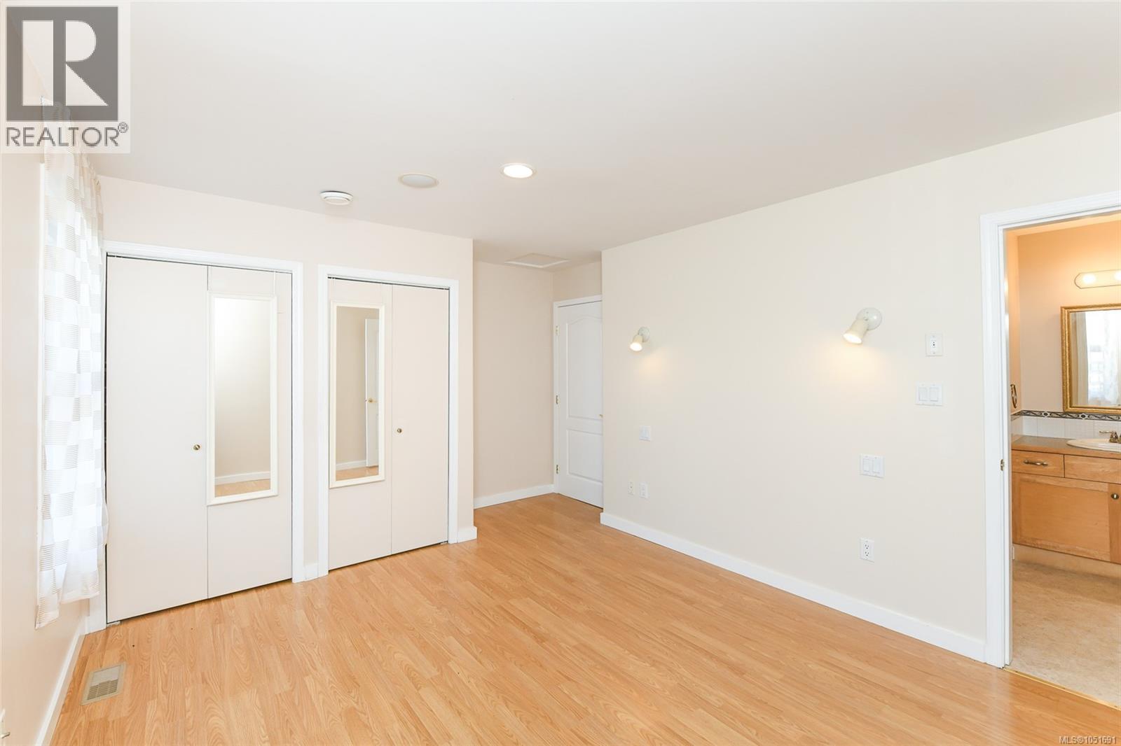 2849 Penrith Ave
