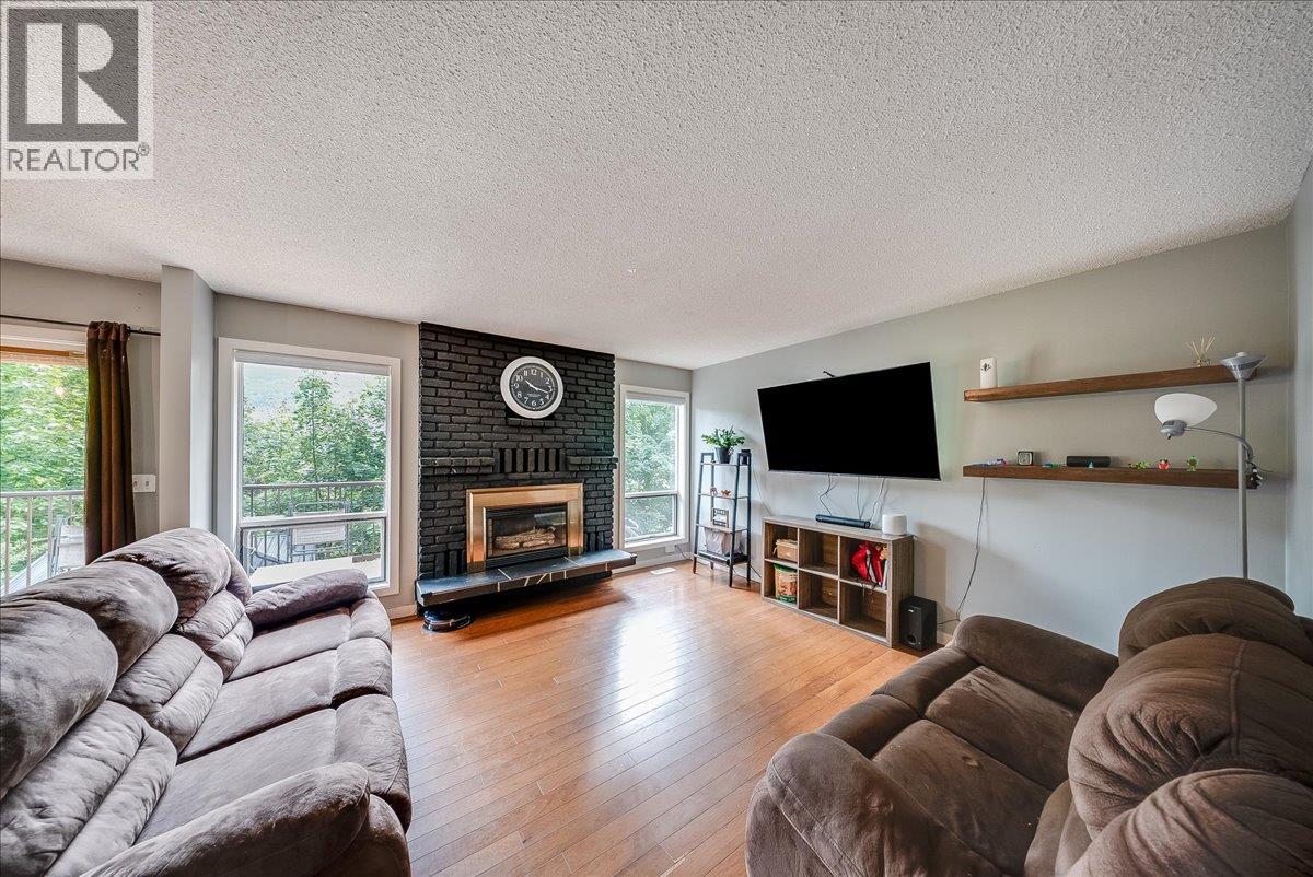 3609 Southridge Drive, Castlegar, British Columbia  V1N 3X7 - Photo 16 - 10402804