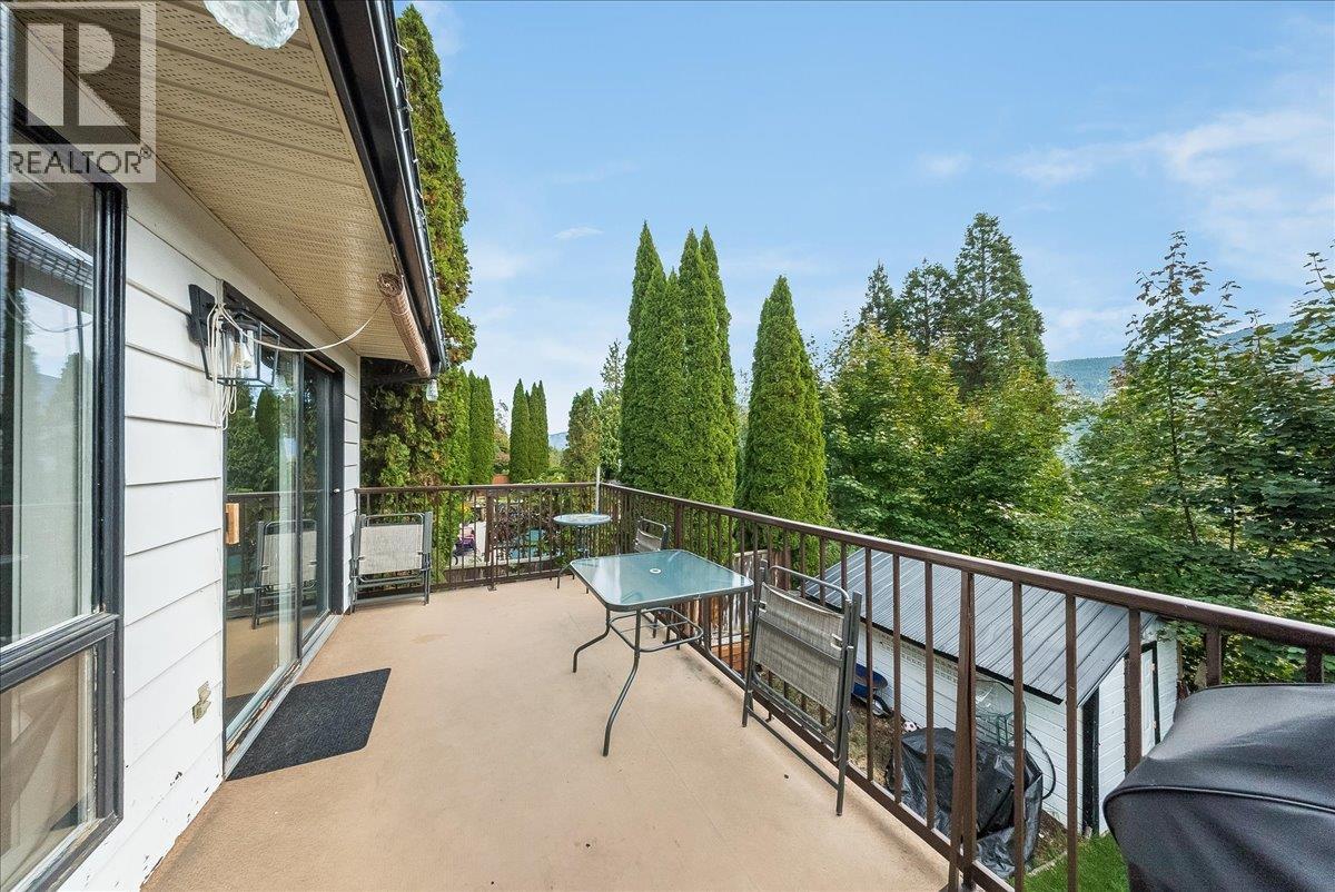 3609 Southridge Drive, Castlegar, British Columbia  V1N 3X7 - Photo 36 - 10402804