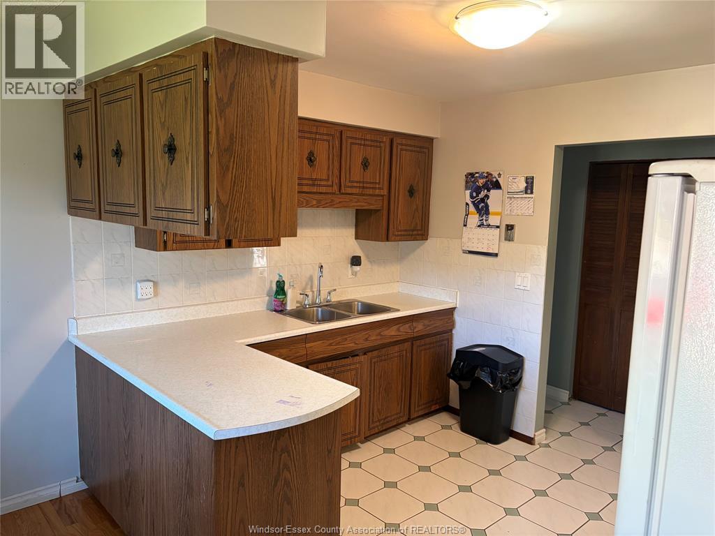 40 Holiday Court, Amherstburg, Ontario  N9V 3A8 - Photo 4 - 26024603
