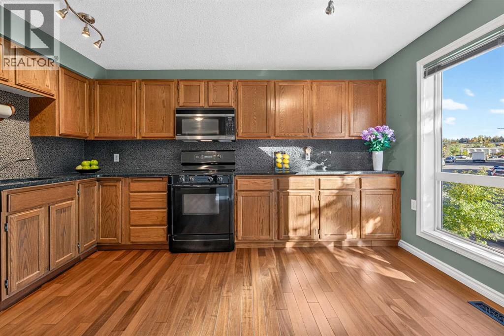135 Point Drive NW, Calgary, Alberta  T3B 5C8 - Photo 11 - A2347387