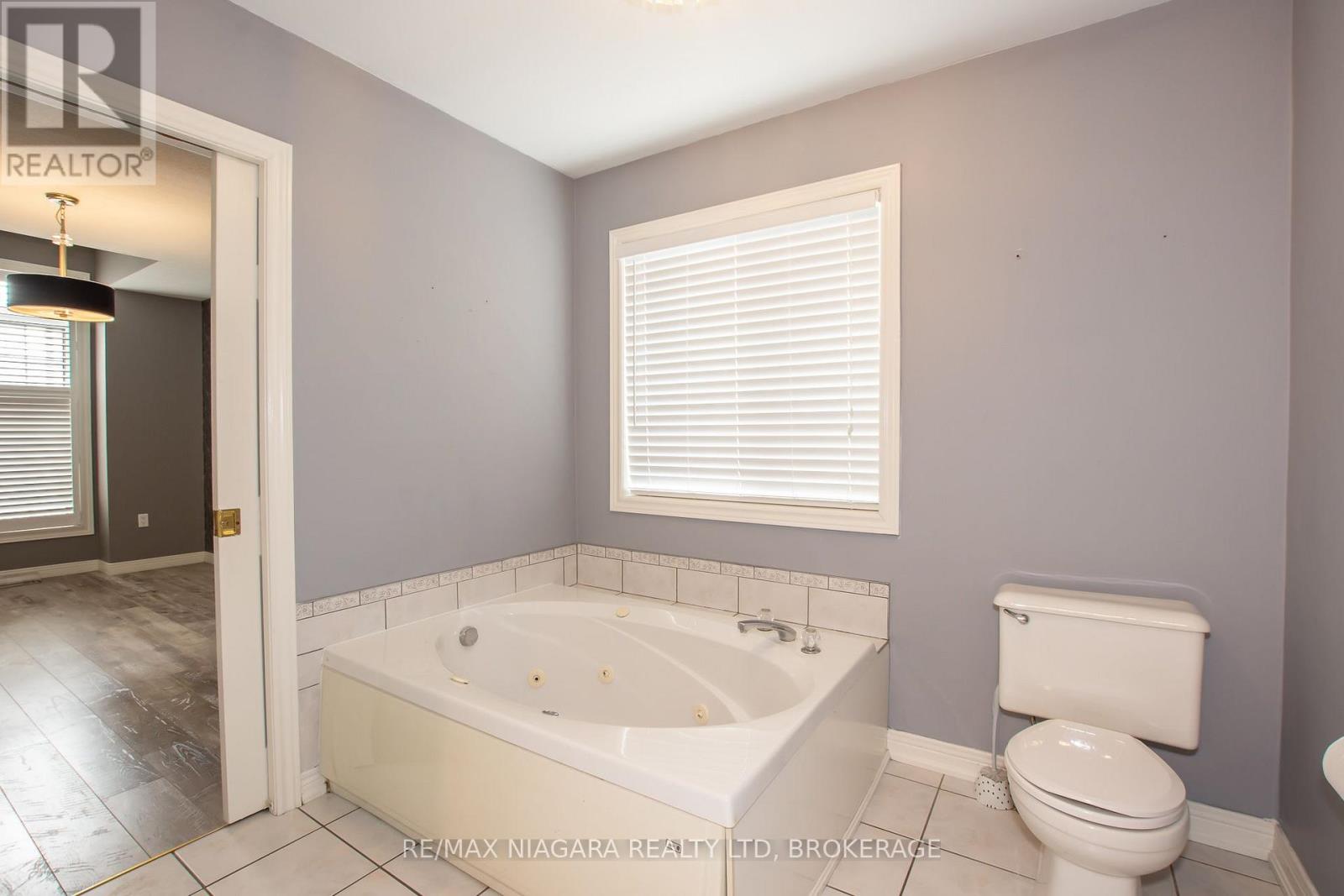 3417 Michelle Court, Niagara Falls, Ontario  L2H 3E7 - Photo 6 - X13862556