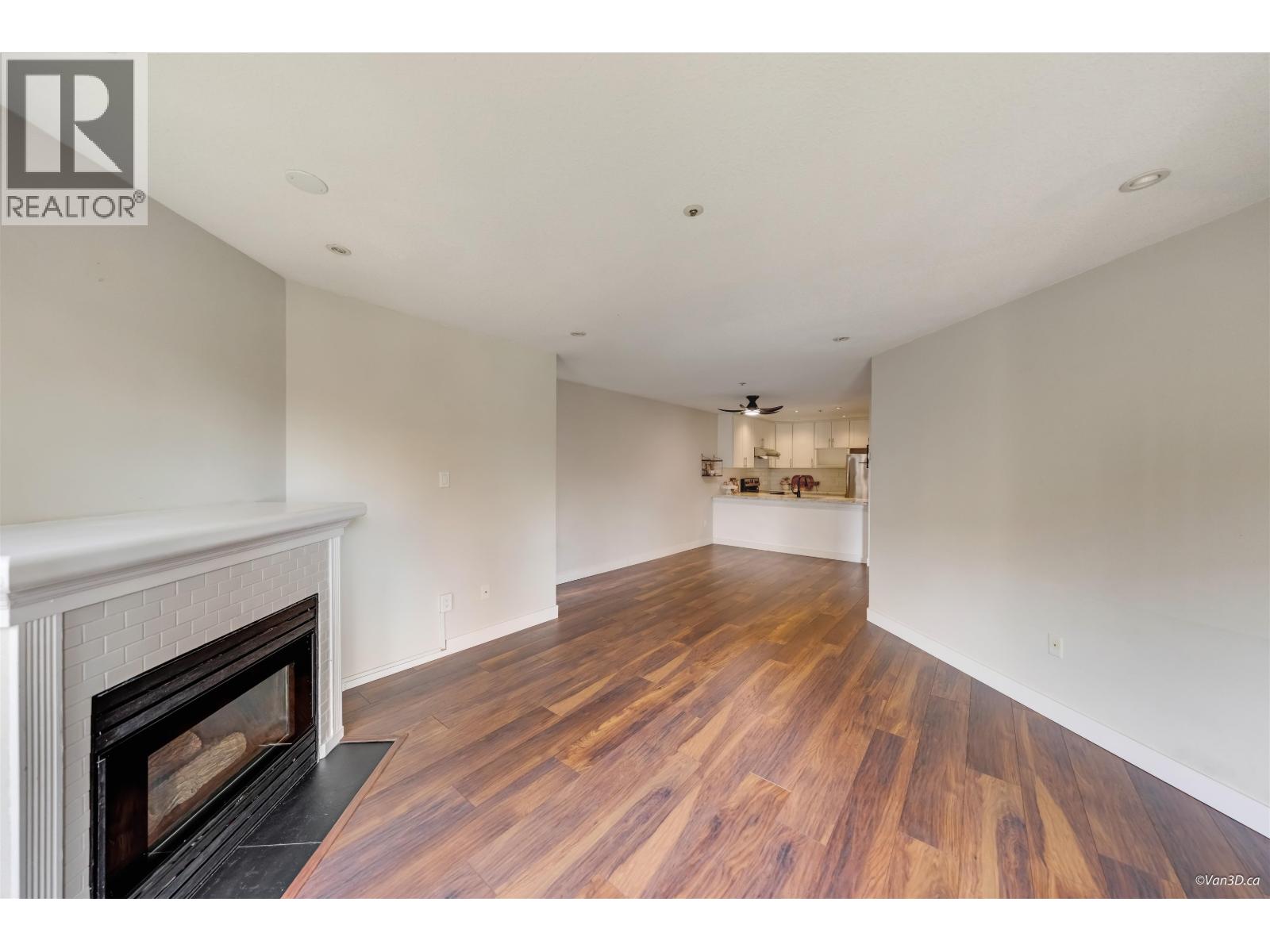 319 1219 Johnson Street, Coquitlam, British Columbia  V3B 7L5 - Photo 5 - R3172503