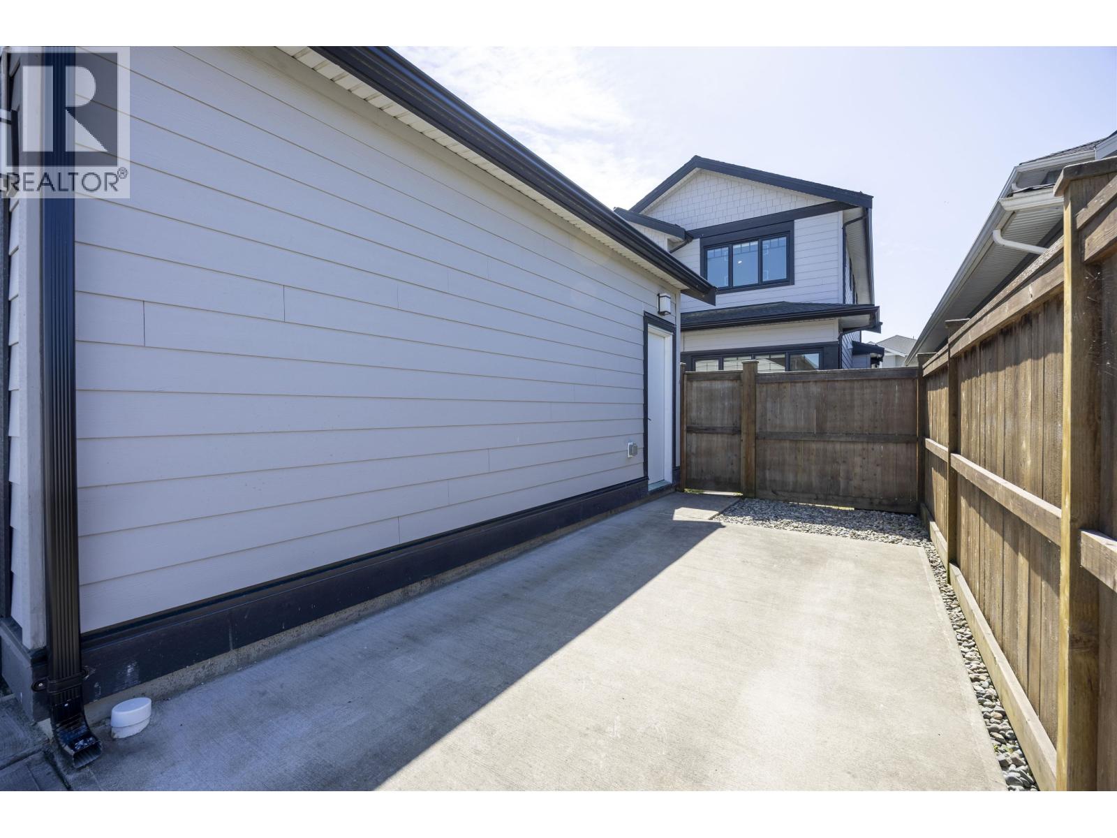 4705 HAZELNUT WAY