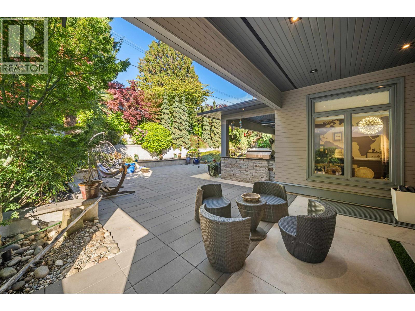 966 BEAUMONT DRIVE