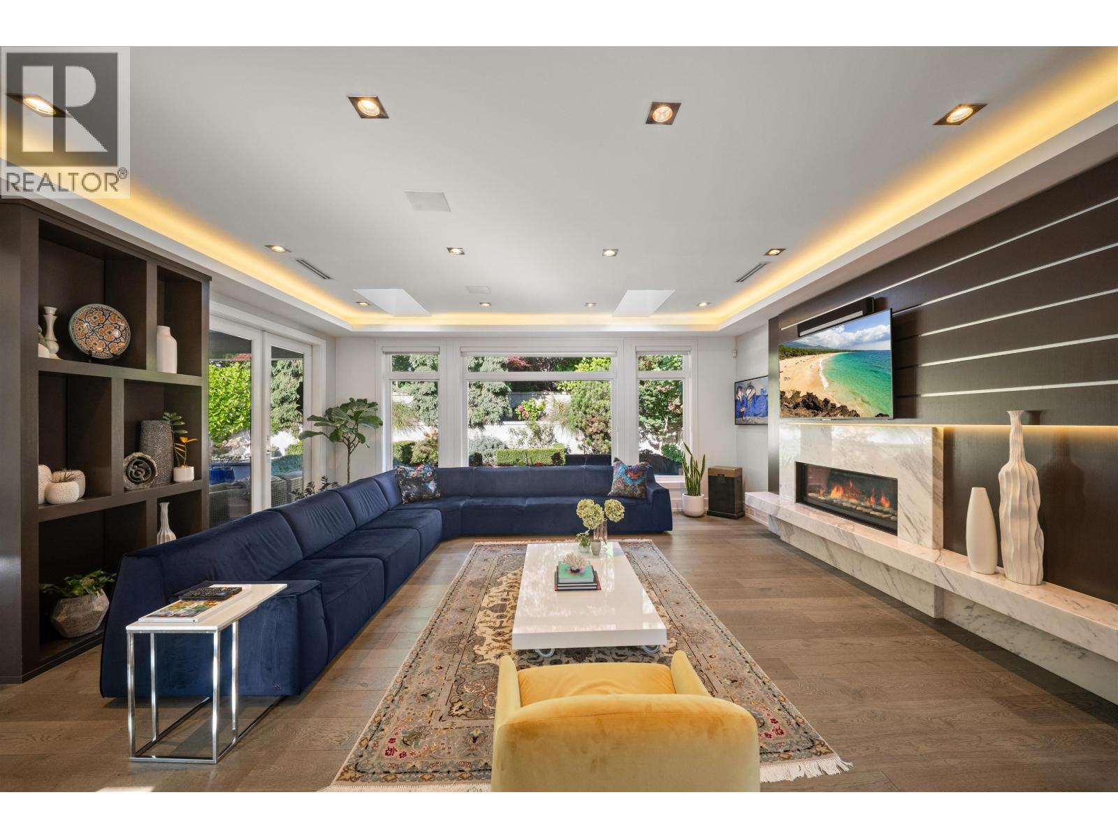 966 BEAUMONT DRIVE