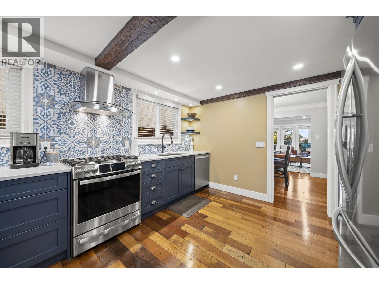 4326 BONAVISTA DRIVE