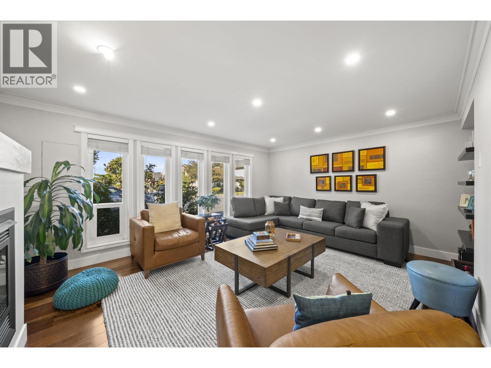 4326 BONAVISTA DRIVE