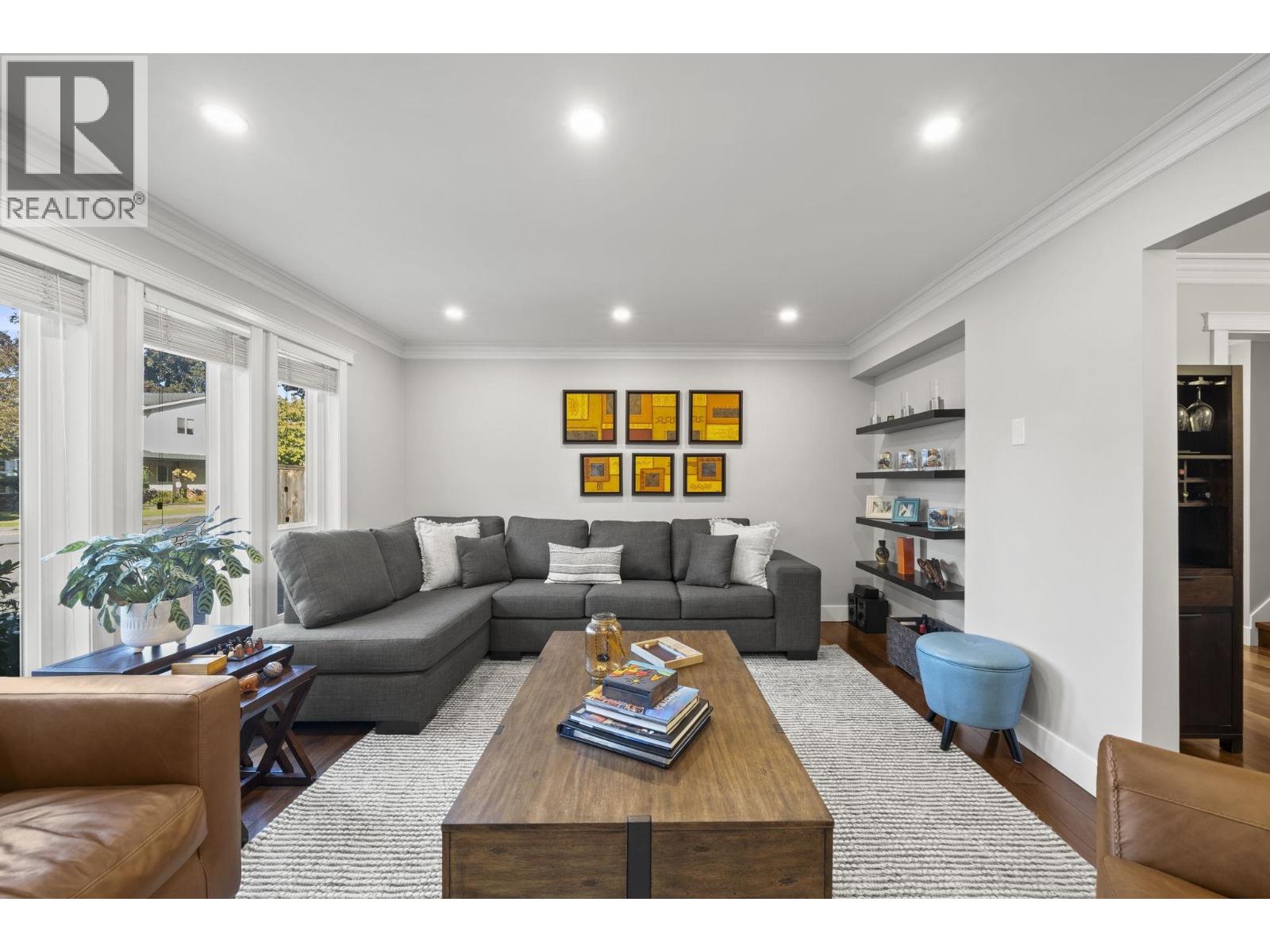 4326 BONAVISTA DRIVE