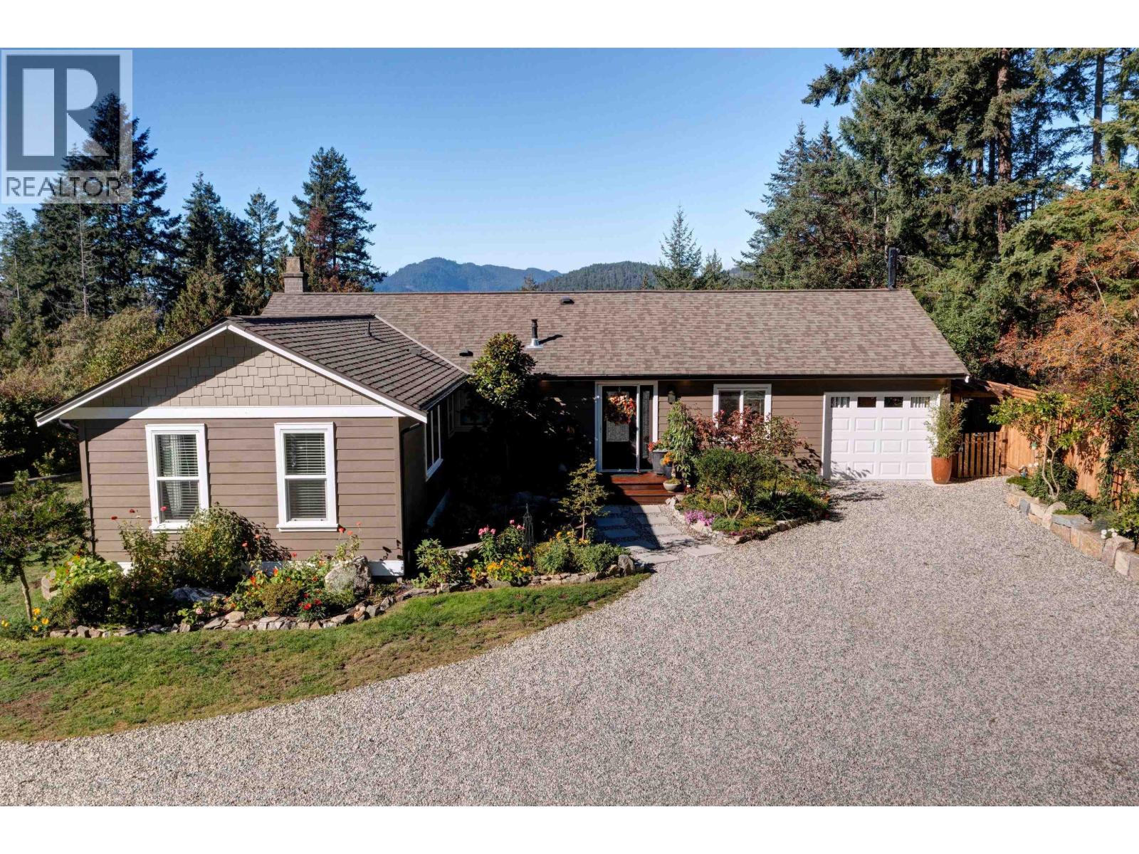 4517 Pollock Road, Pender Harbour, British Columbia  V0N 2H1 - Photo 3 - R3172845