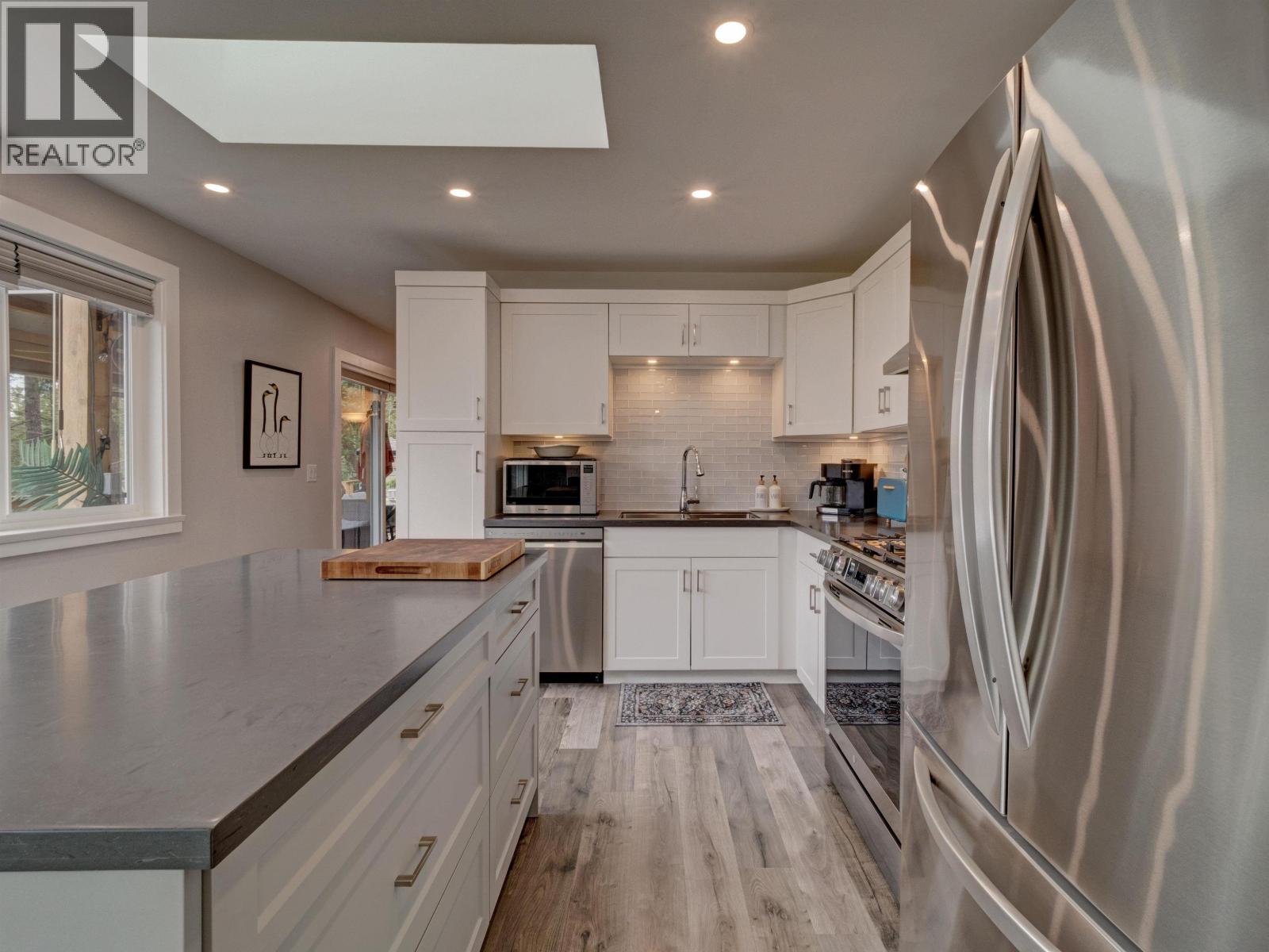 4517 Pollock Road, Pender Harbour, British Columbia  V0N 2H1 - Photo 14 - R3172845