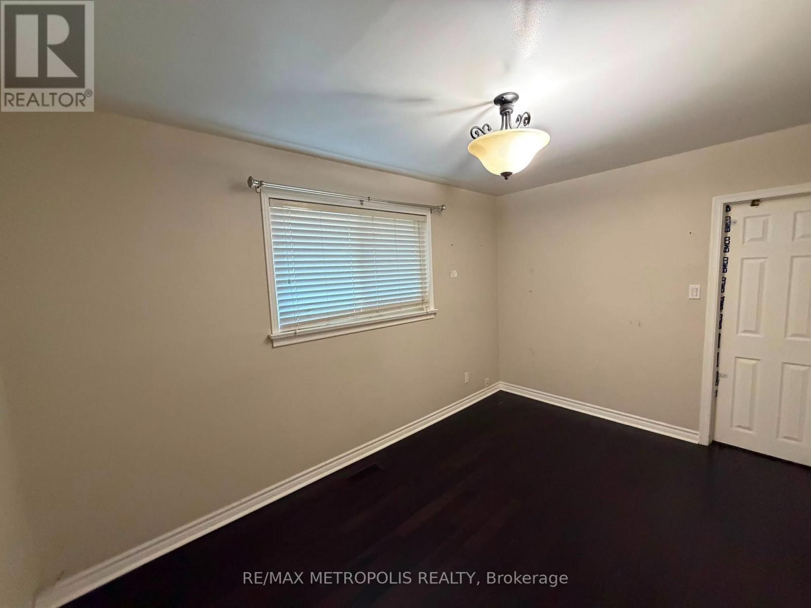 Upper - 37 Carlyle Crescent, Brampton, Ontario L6W 2Y9 - Photo 19 - W13693352