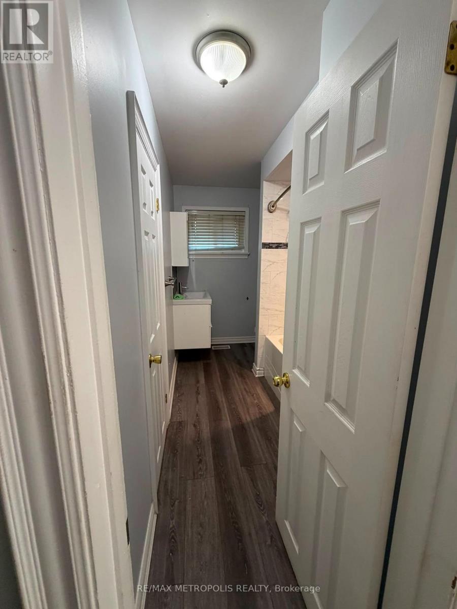 Upper - 37 Carlyle Crescent, Brampton, Ontario L6W 2Y9 - Photo 20 - W13693352