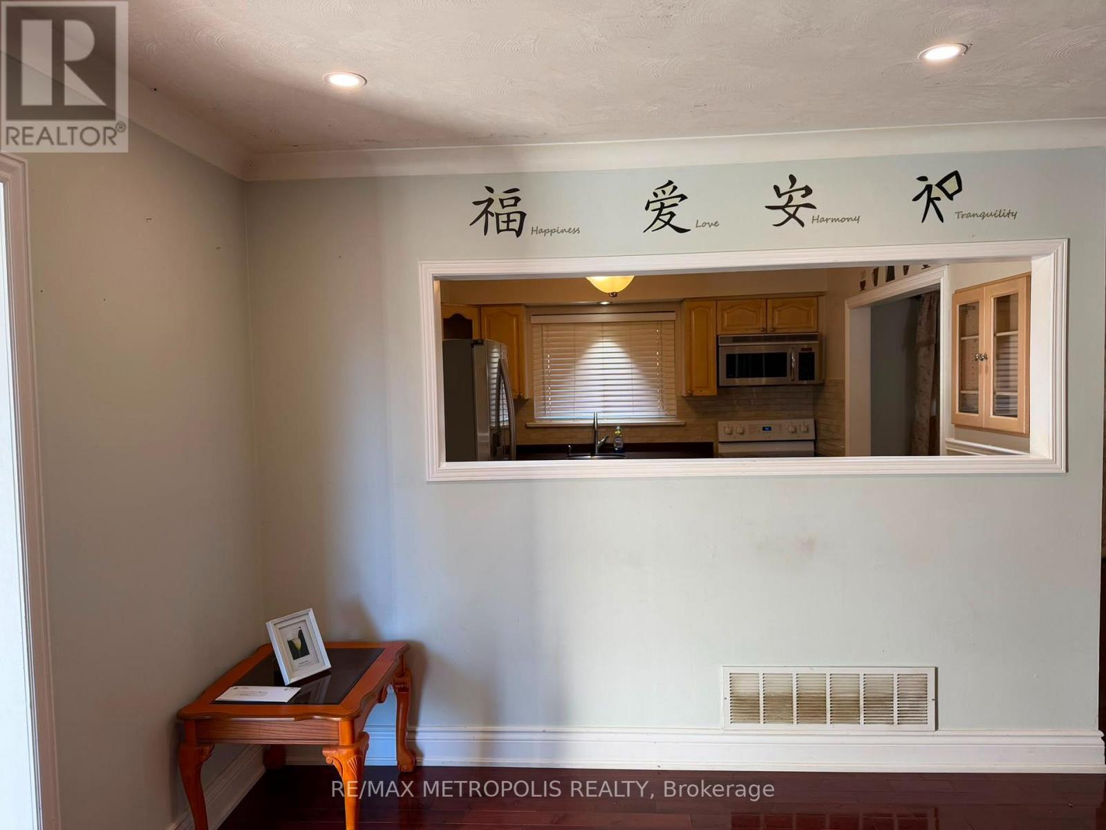 Upper - 37 Carlyle Crescent, Brampton, Ontario L6W 2Y9 - Photo 13 - W13693352