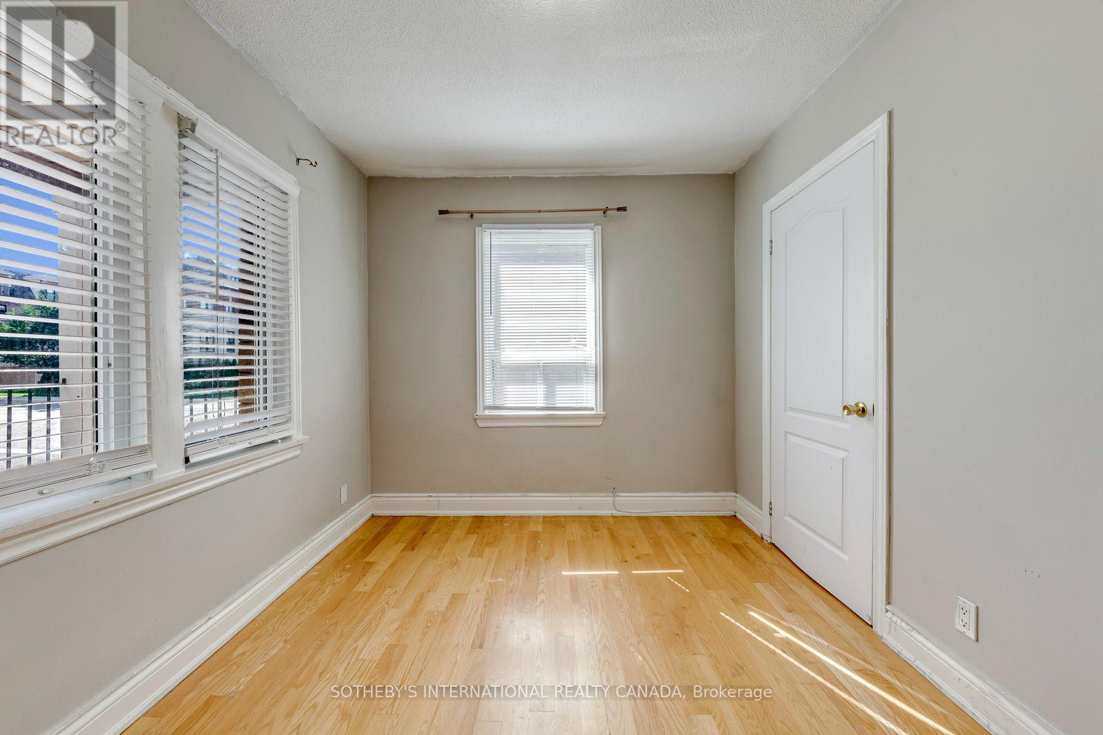 66 Twenty Ninth Street, Toronto, Ontario  M8W 3B2 - Photo 8 - W13868930