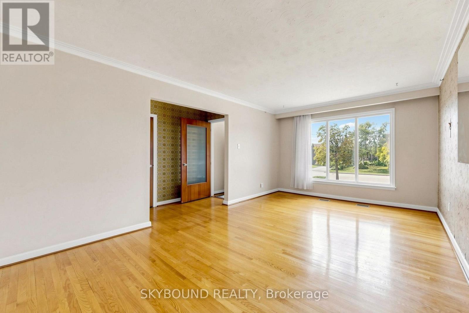 13 Liscombe Road, Toronto, Ontario  M6L 2Z9 - Photo 6 - W13868986