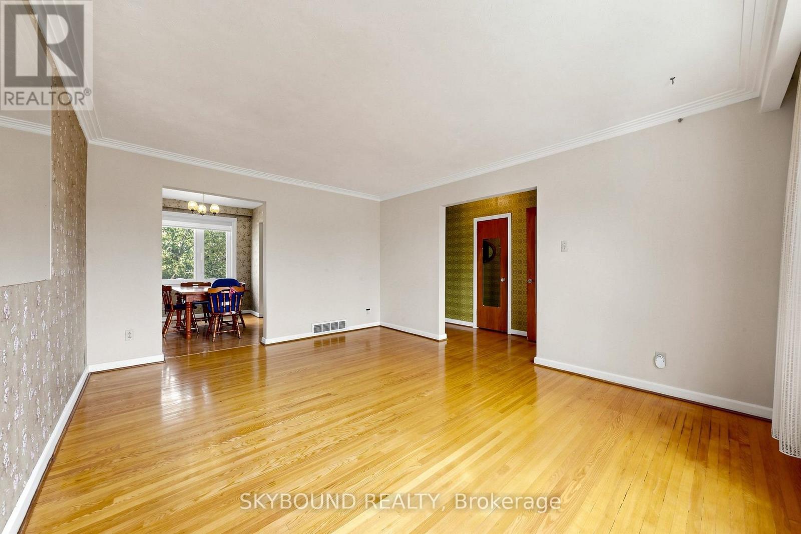 13 Liscombe Road, Toronto, Ontario  M6L 2Z9 - Photo 8 - W13868986