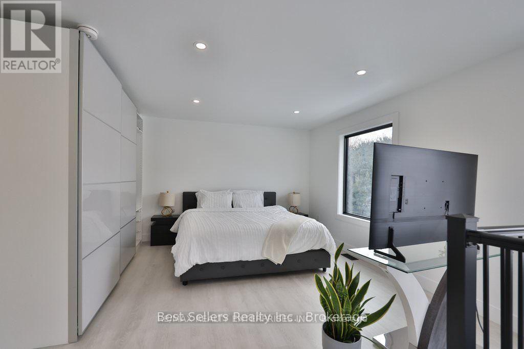 2 - 172 Royal York Road, Toronto, Ontario  M8V 2V4 - Photo 7 - W13868996