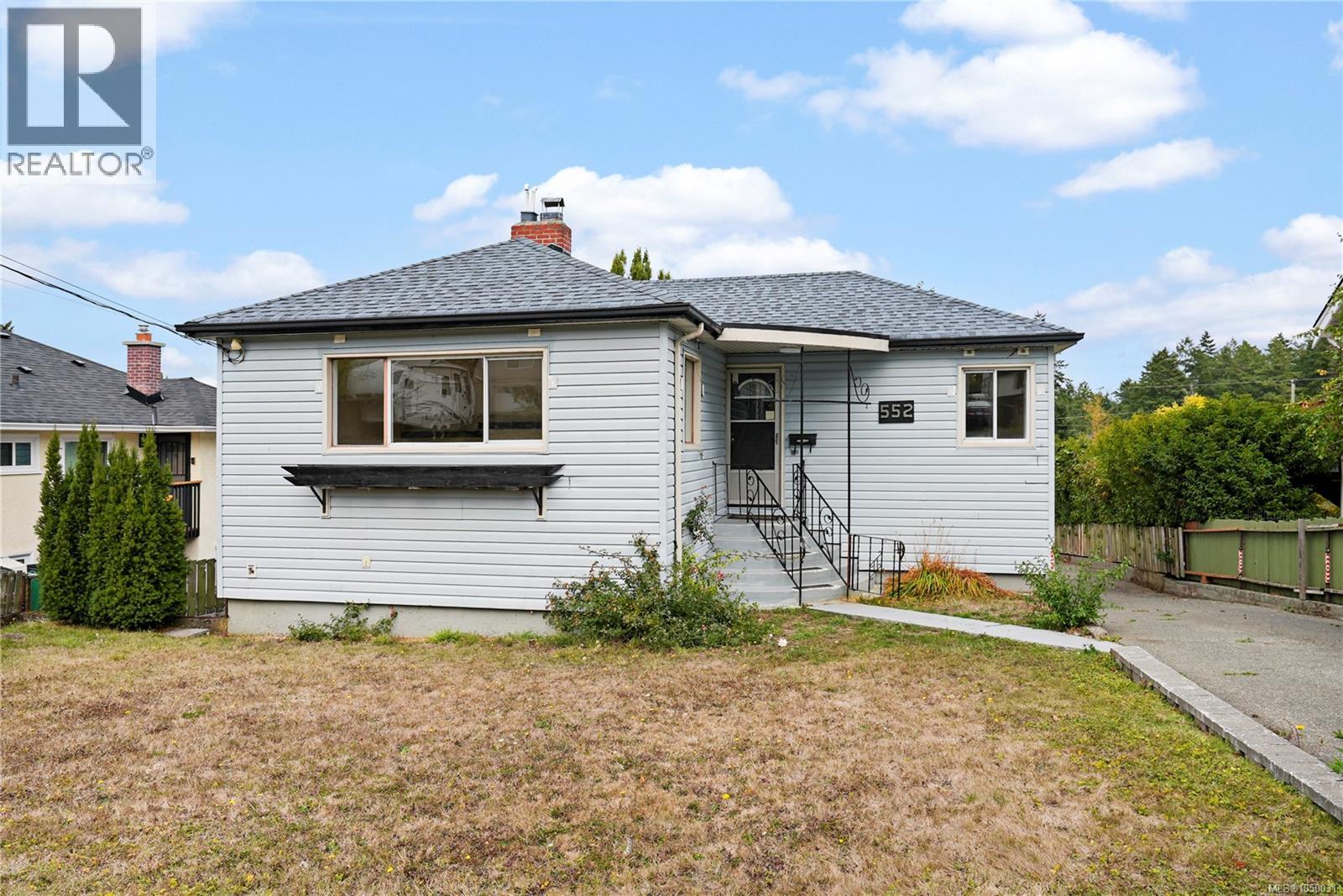 552 Davida Ave