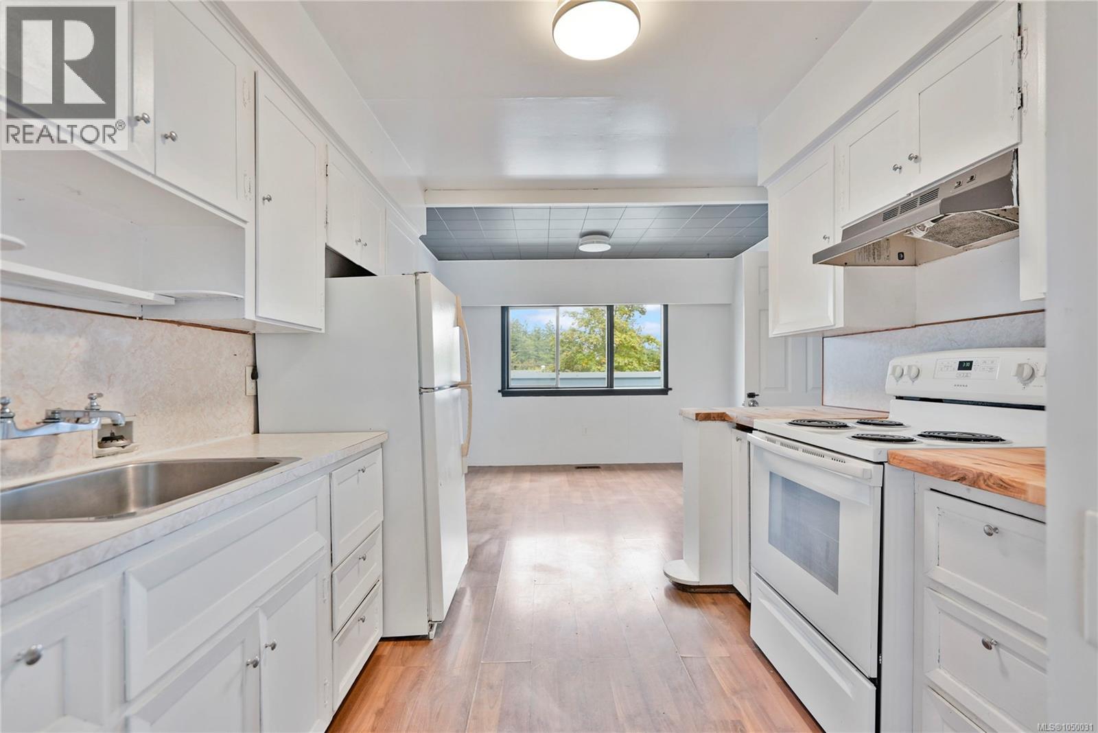 552 Davida Ave