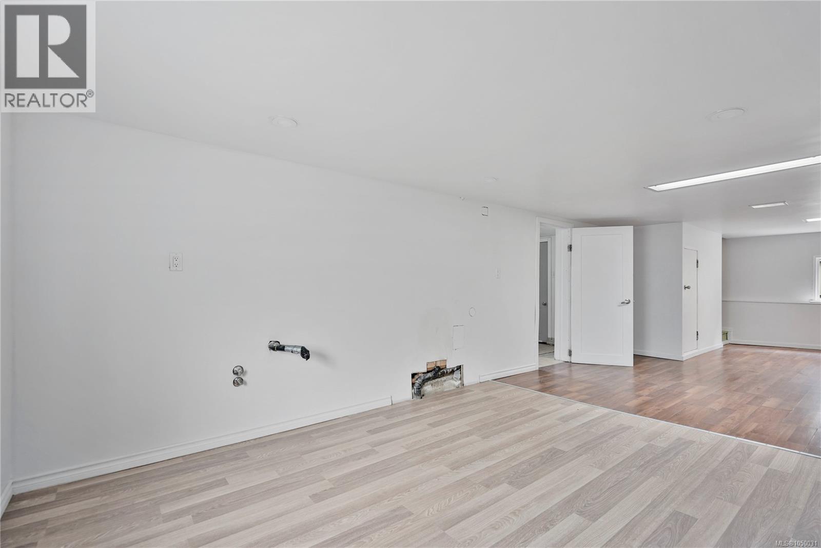 552 Davida Ave