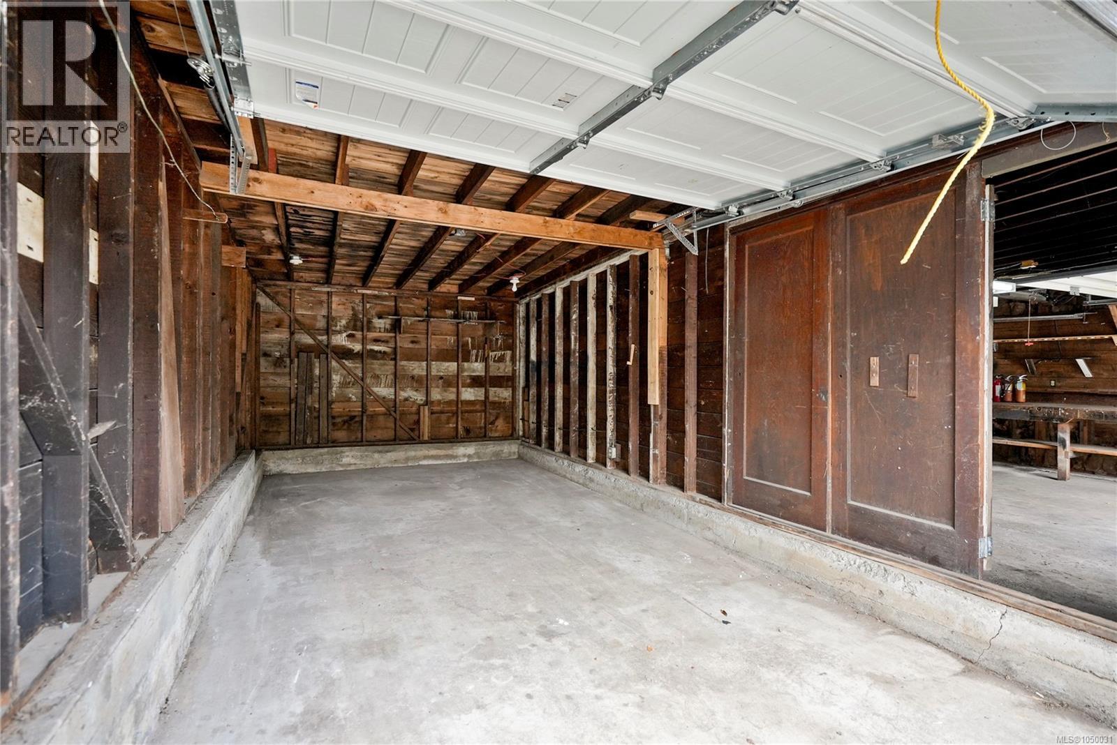 552 Davida Ave